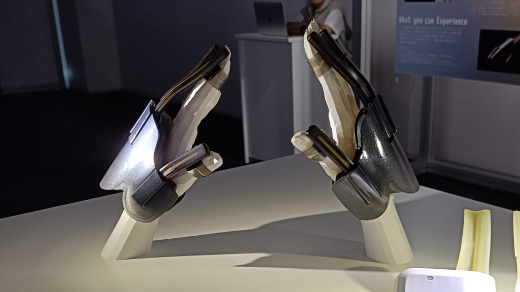 オカムラ「未来の職業展2045」ジェスチャーオーケストラ専用のデータグローブ